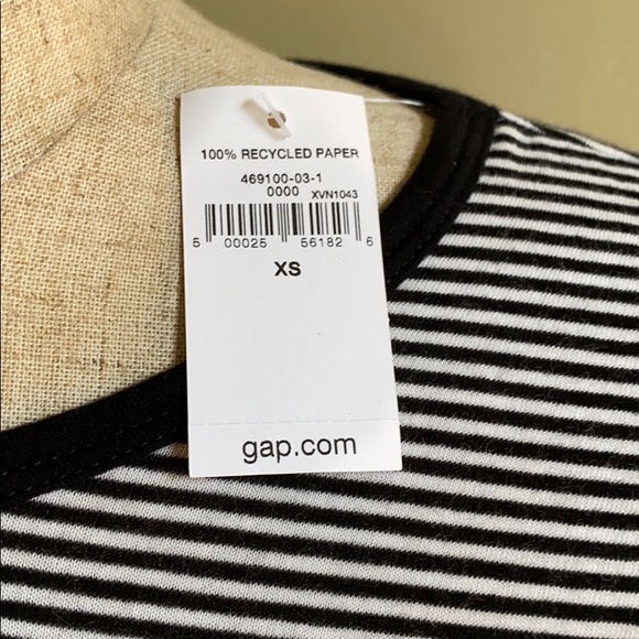 NWT! Gap Black /White Striped T Shirt - Picture 2 of 4